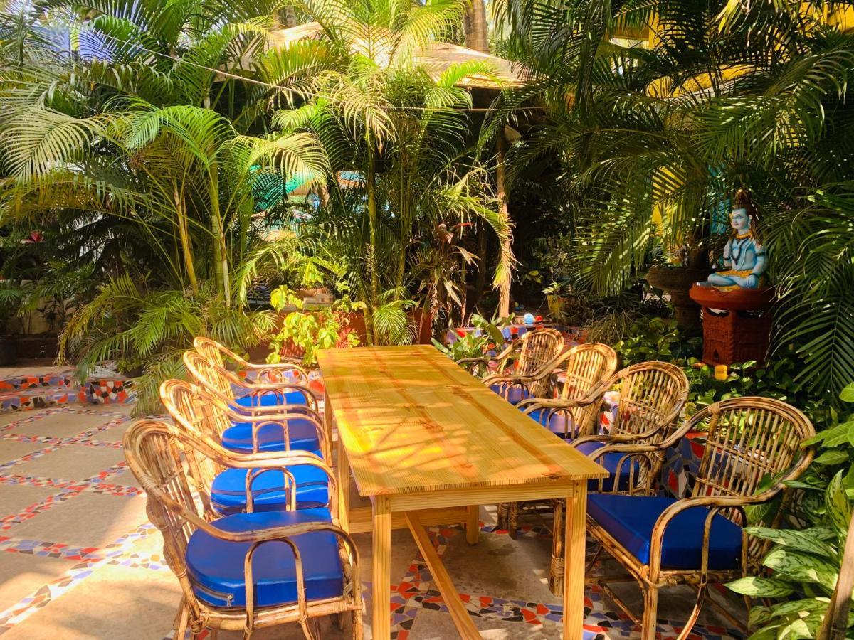 Swati Hotel Arambol Bagian luar foto