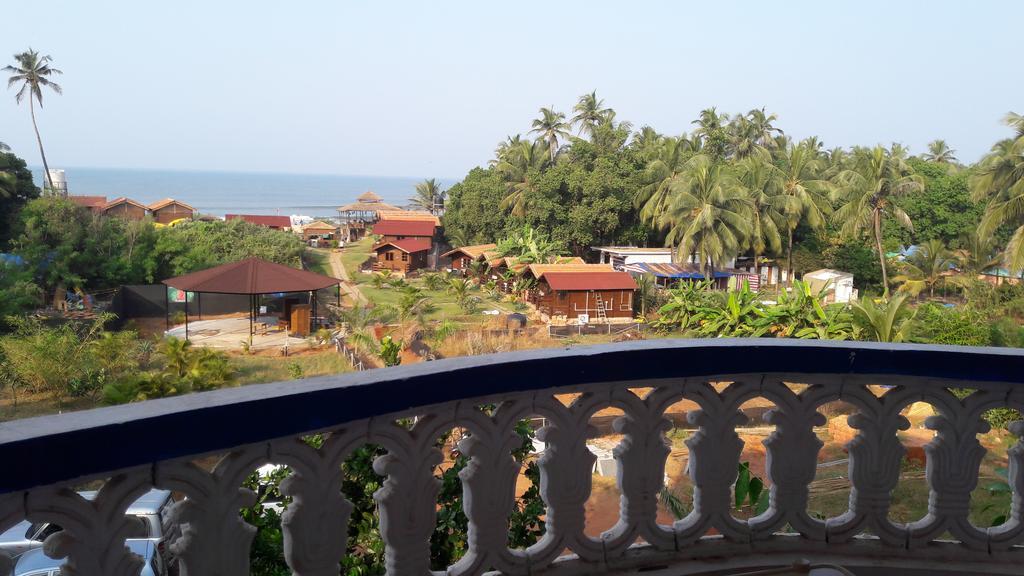 Swati Hotel Arambol Bagian luar foto