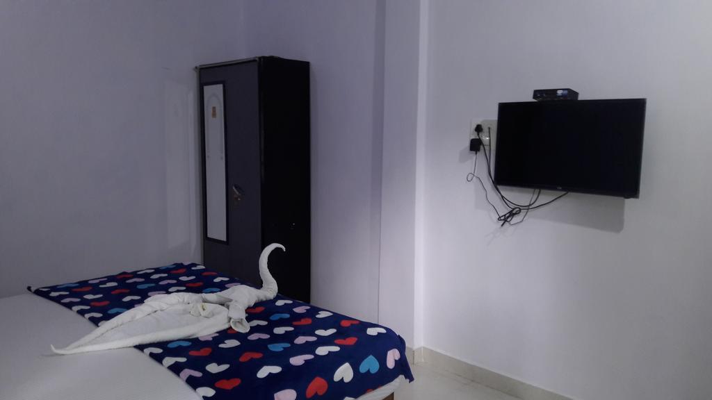 Swati Hotel Arambol Bagian luar foto