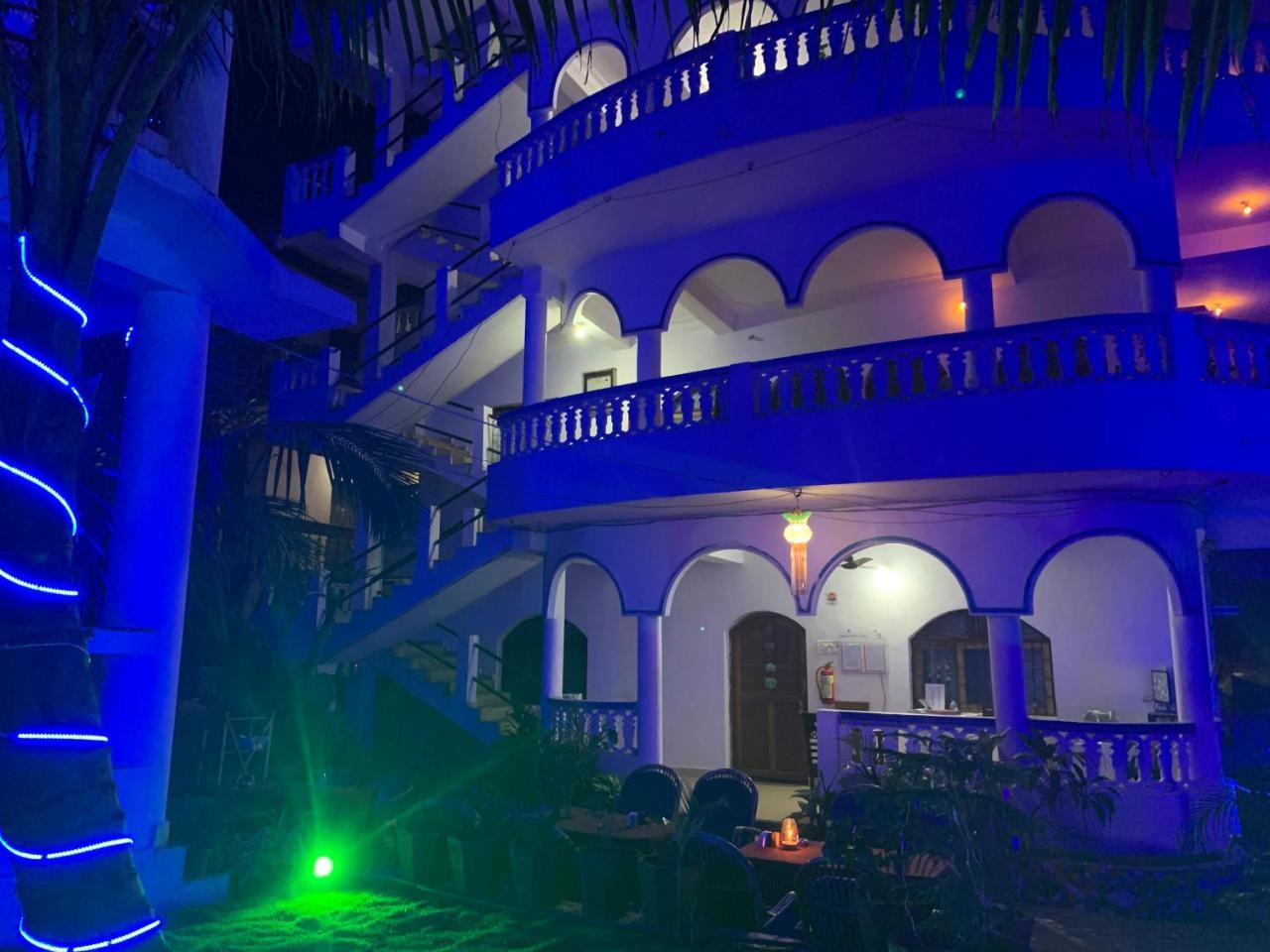Swati Hotel Arambol Bagian luar foto