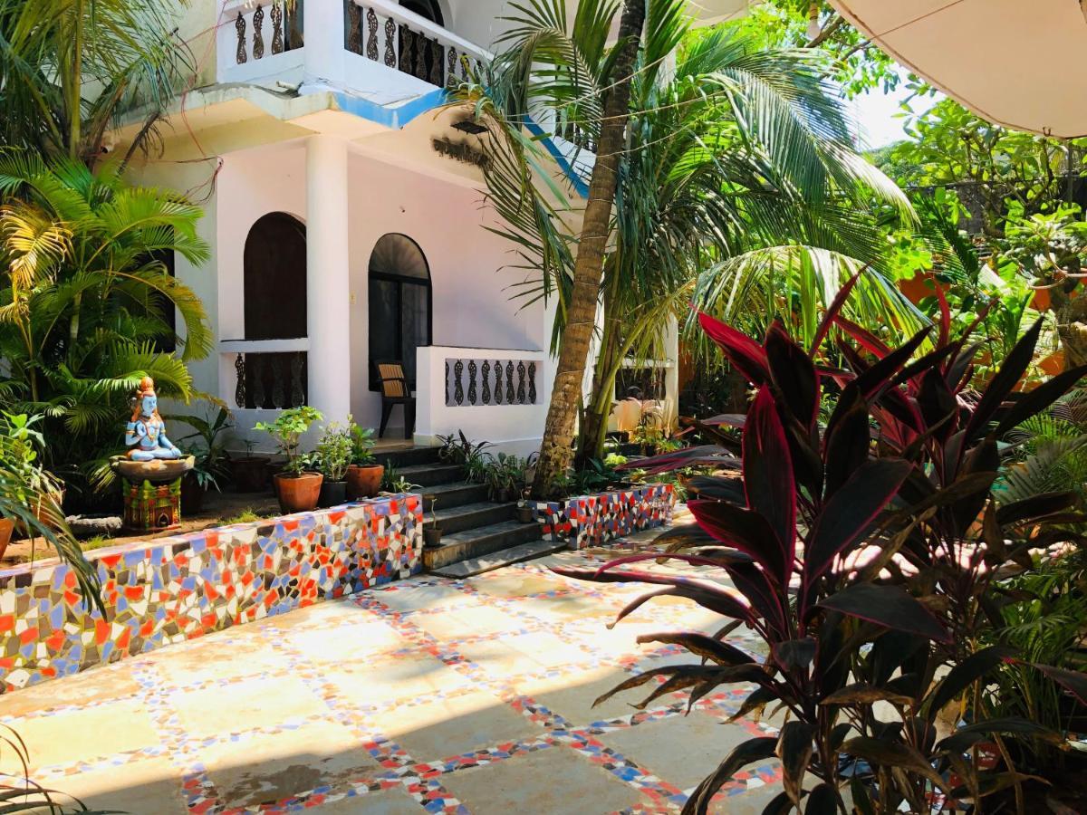 Swati Hotel Arambol Bagian luar foto