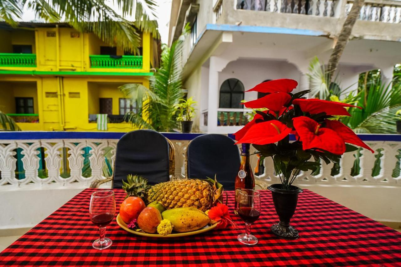 Swati Hotel Arambol Bagian luar foto