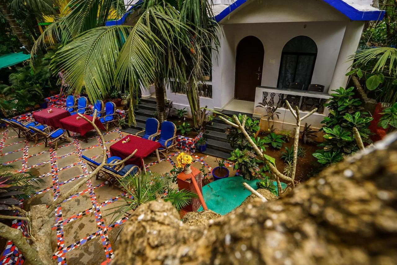 Swati Hotel Arambol Bagian luar foto